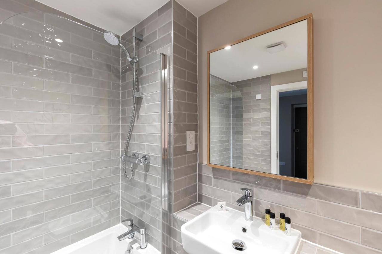 Elliot Oliver - Luxurious Two Bedroom Apartment With Parking Gloucester Luaran gambar
